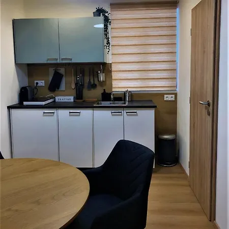 Lady Apartment *