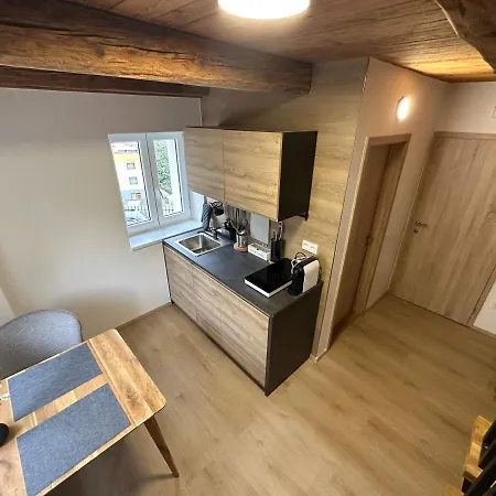 Lady Apartment *
